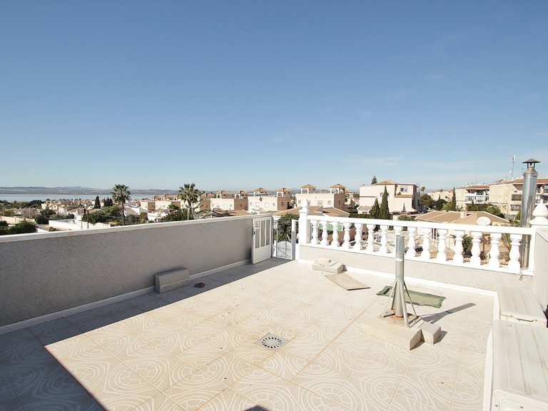 Villa for Weekly Rent in Torrevieja, Alicante 38