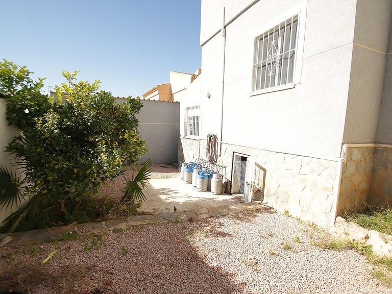 Villa for Weekly Rent in Torrevieja, Alicante 43