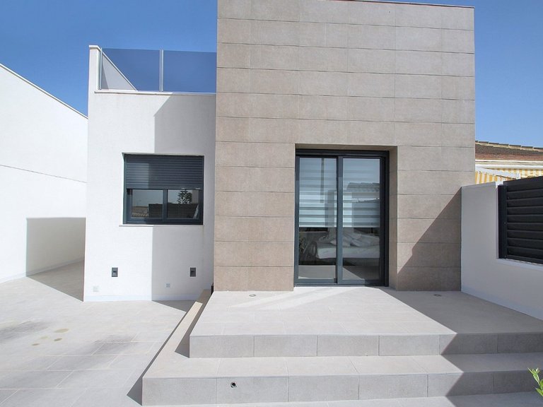 Villa for Weekly Rent in Torrevieja, Alicante 4