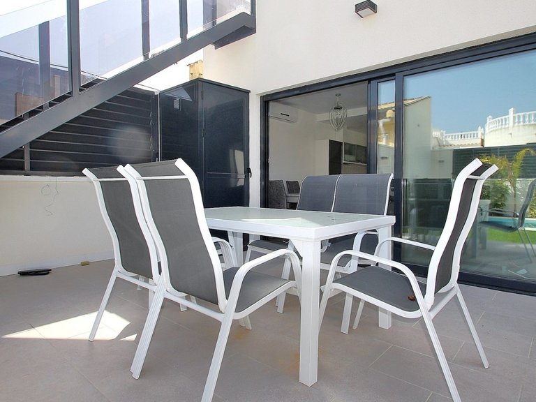 Villa for Weekly Rent in Torrevieja, Alicante 7
