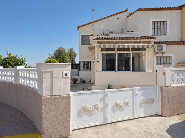 Villa for Sale in Algorfa, Alicante 1