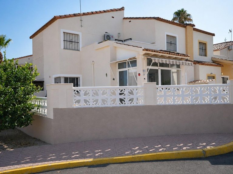 Villa for Sale in Algorfa, Alicante 28