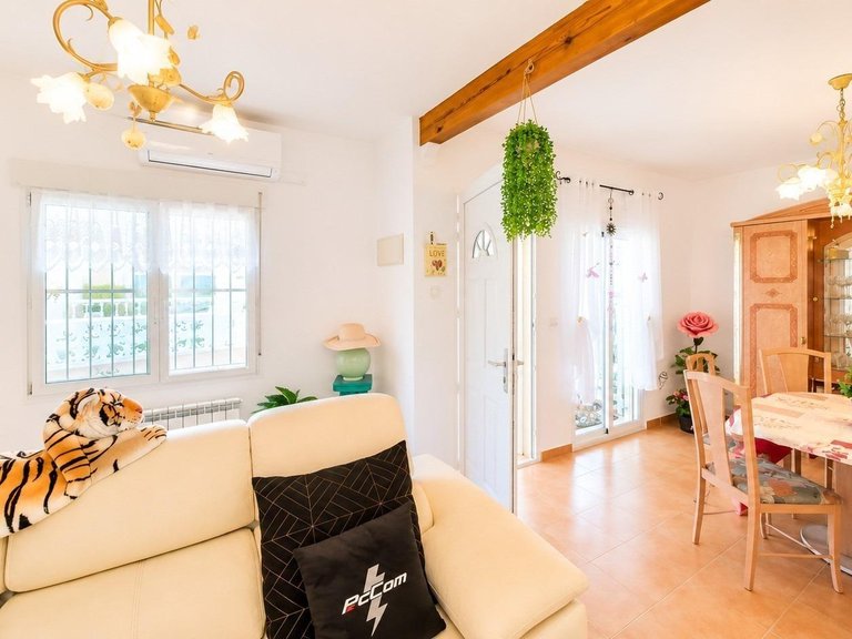 Villa for Sale in Algorfa, Alicante 3