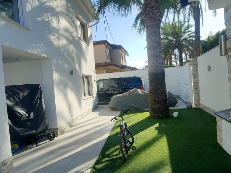 Villa for Sale in Costa Blanca Orihuela Costa, Alicante 5