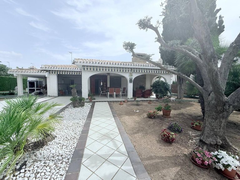 Villa for Sale in Costa Blanca Orihuela Costa, Alicante 2