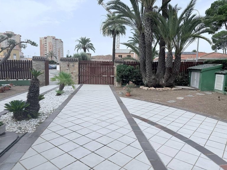 Villa for Sale in Costa Blanca Orihuela Costa, Alicante 4