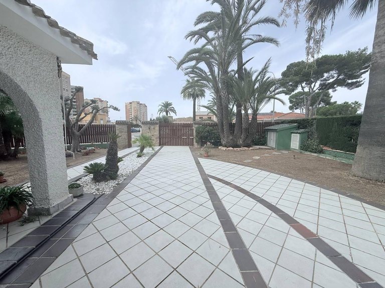 Villa for Sale in Costa Blanca Orihuela Costa, Alicante 5