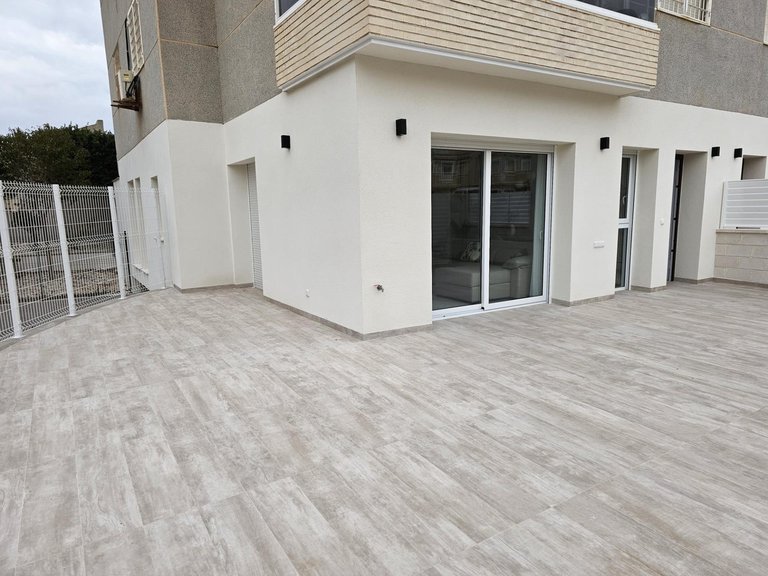 Apartment for Sale in Costa Blanca Torrevieja, Alicante 25