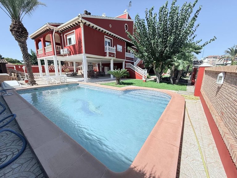 Villa for Sale in Costa Blanca Campoamor, Alicante 1