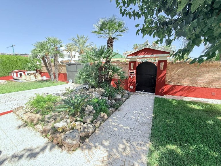 Villa for Sale in Costa Blanca Campoamor, Alicante 10