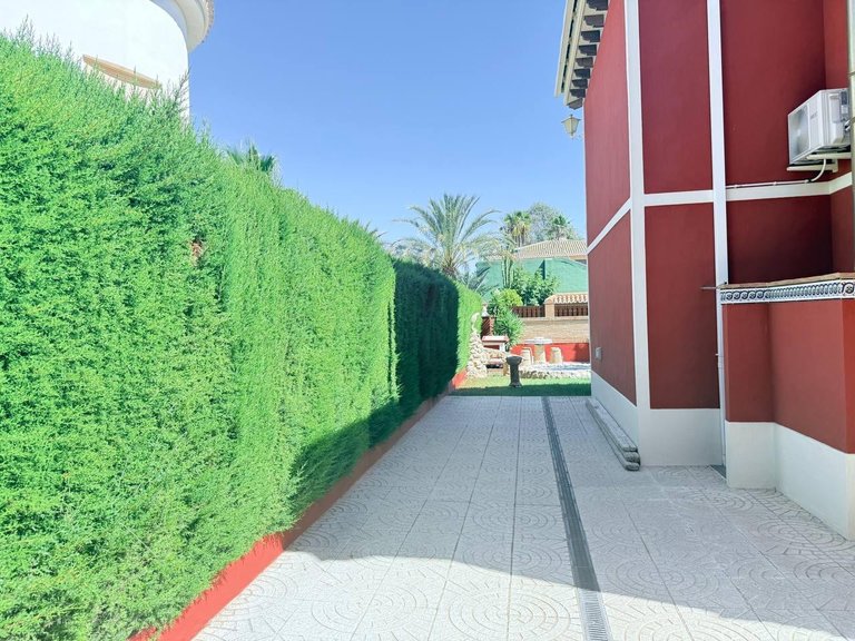 Villa for Sale in Costa Blanca Campoamor, Alicante 34