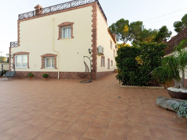 Villa for Sale in Costa Blanca Torrevieja, Alicante 12