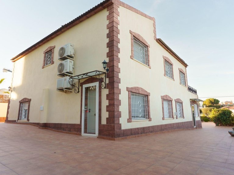Villa for Sale in Costa Blanca Torrevieja, Alicante 13