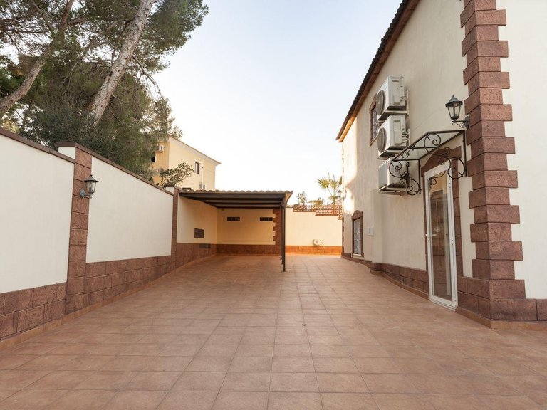Villa for Sale in Costa Blanca Torrevieja, Alicante 15