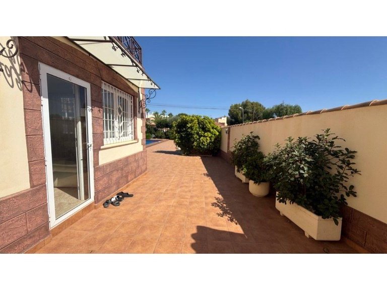 Villa for Sale in Costa Blanca Torrevieja, Alicante 20