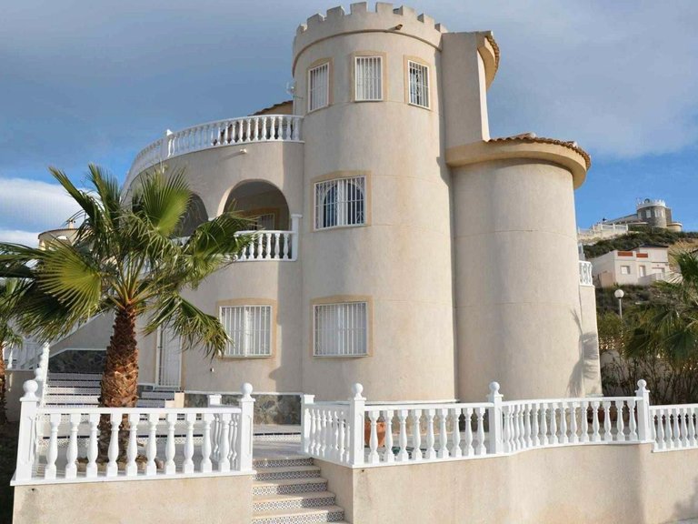 Villa for Sale in Inland Rojales, Alicante 1