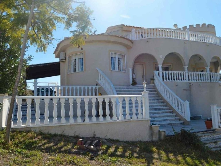Villa for Sale in Inland Rojales, Alicante 2