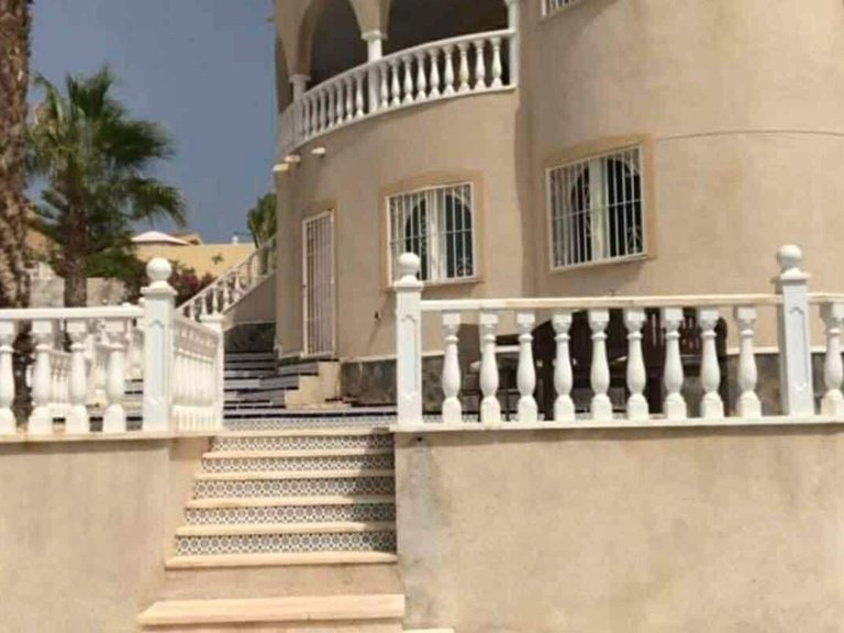 Villa for Sale in Inland Rojales, Alicante 4