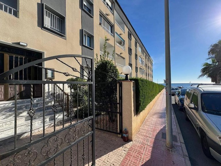 Apartment for Sale in Costa Blanca Torrevieja, Alicante 36