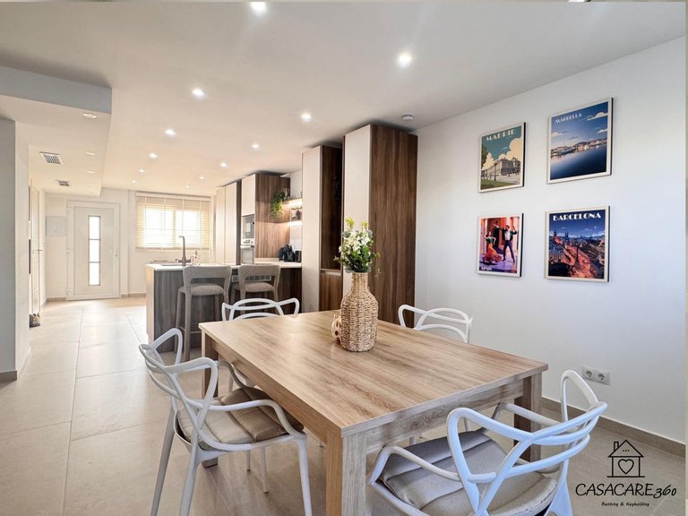 Apartment for Sale in Costa Blanca Torrevieja, Alicante 2