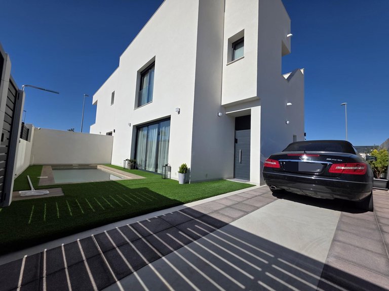 Villa for Sale in Costa Blanca Benijofar, Alicante 1
