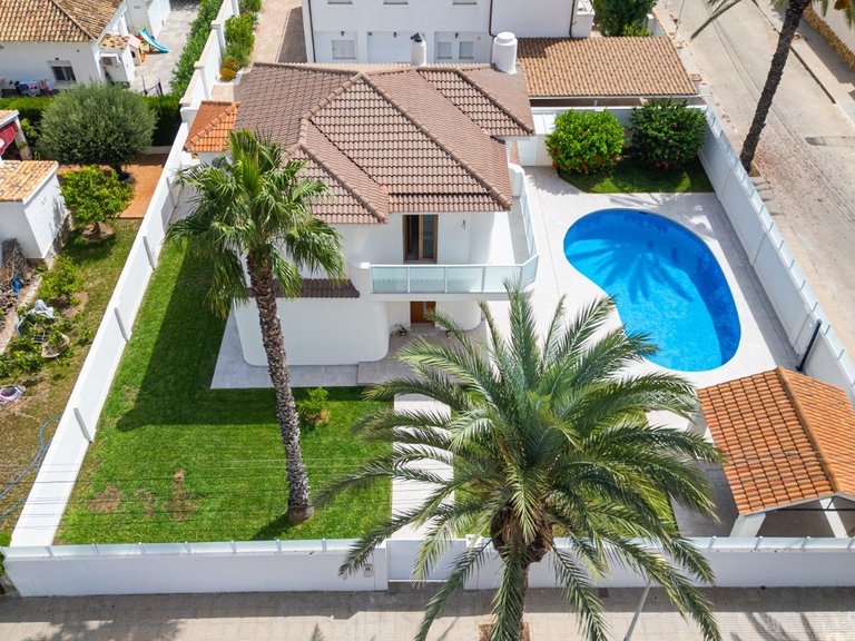 Villa for Sale in Costa Blanca Orihuela Costa, Alicante 2