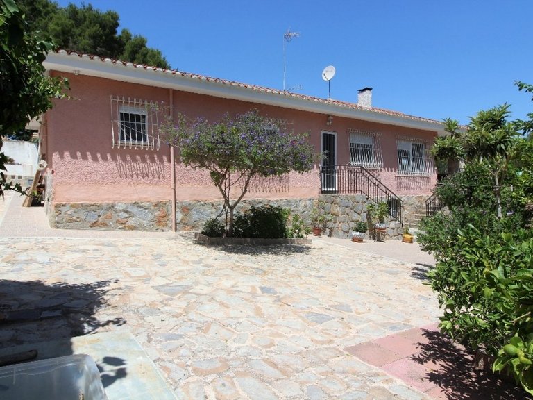 Villa for Sale in Costa Blanca Torrevieja, Alicante 40