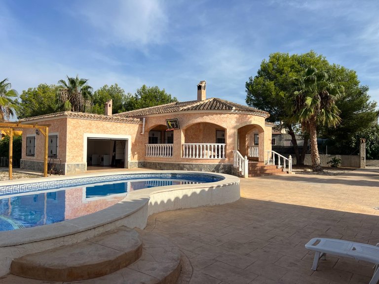 Villa for Sale in Costa Blanca Dolores, Alicante 24