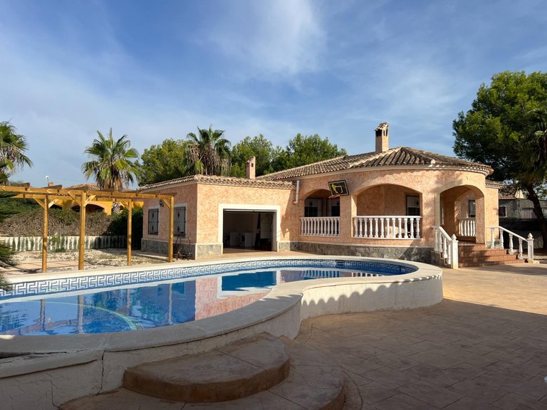 Villa for Sale in Costa Blanca Dolores, Alicante 34