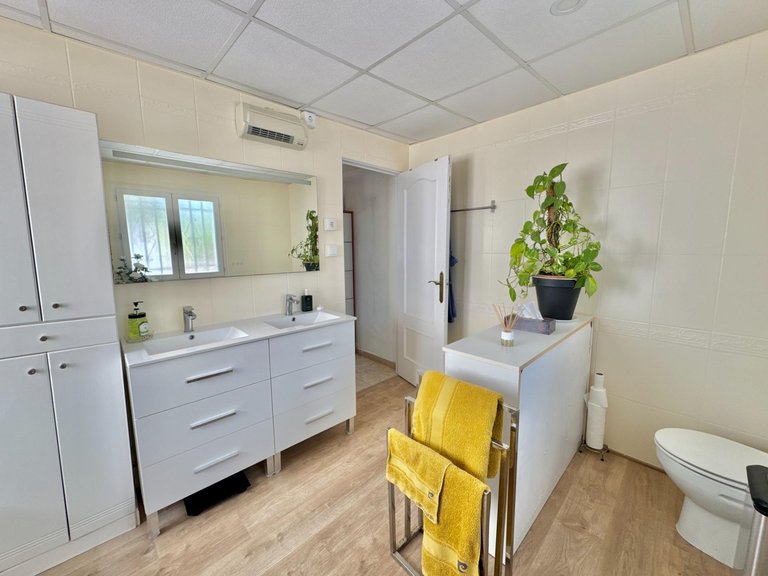 Villa for Sale in Costa Blanca Dolores, Alicante 28