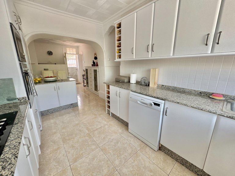 Villa for Sale in Costa Blanca Dolores, Alicante 40