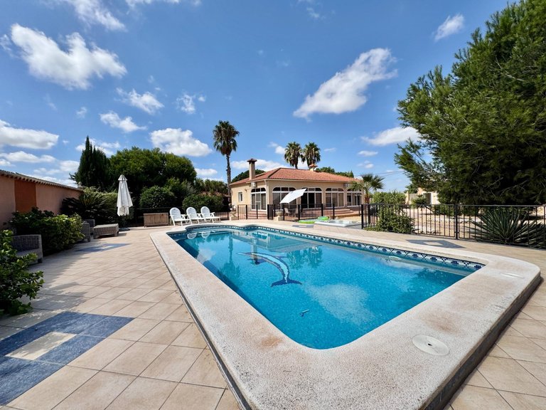Villa for Sale in Costa Blanca Dolores, Alicante 1