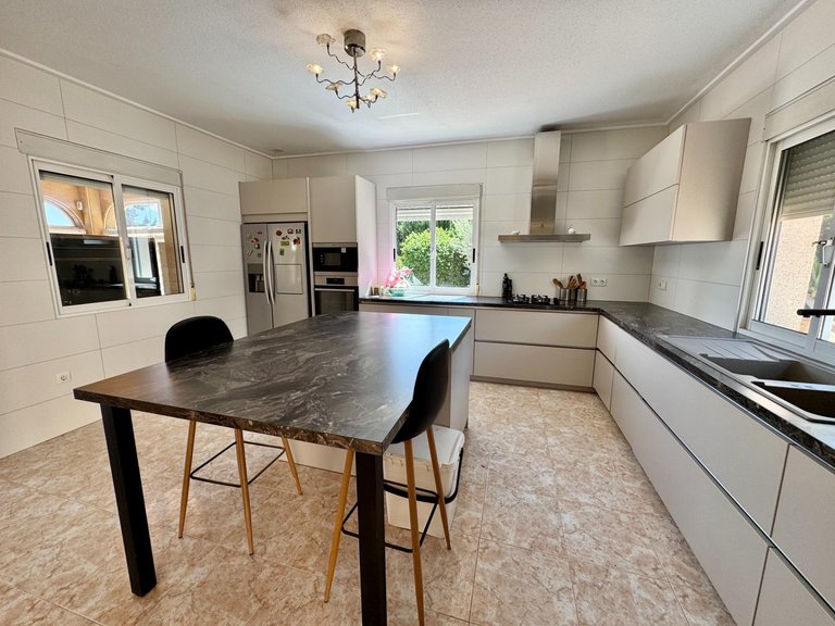 Villa for Sale in Costa Blanca Dolores, Alicante 29