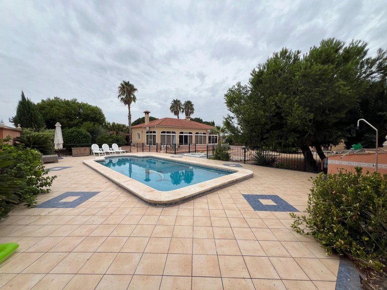 Villa for Sale in Costa Blanca Dolores, Alicante 45