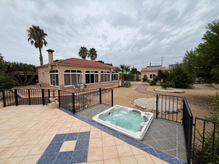 Villa for Sale in Costa Blanca Dolores, Alicante 47