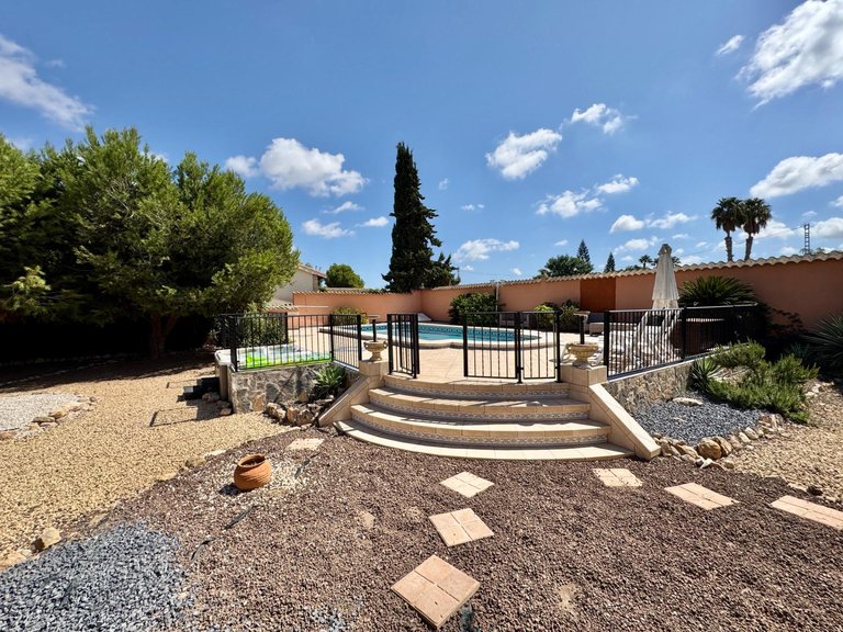 Villa for Sale in Costa Blanca Dolores, Alicante 50