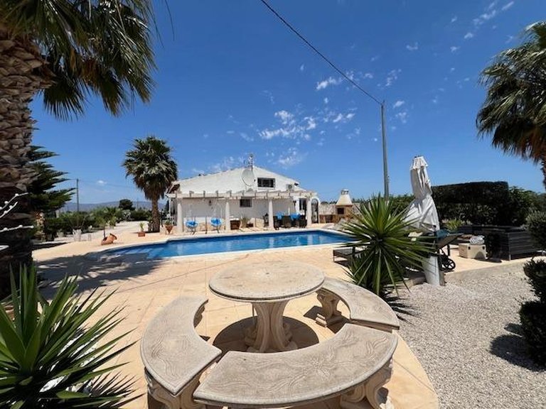 Villa for Sale in Costa Blanca Dolores, Alicante 11