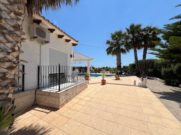 Villa for Sale in Costa Blanca Dolores, Alicante 35