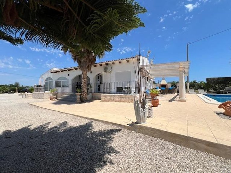 Villa for Sale in Costa Blanca Dolores, Alicante 36