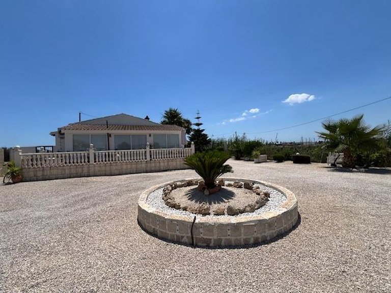 Villa for Sale in Costa Blanca Dolores, Alicante 44