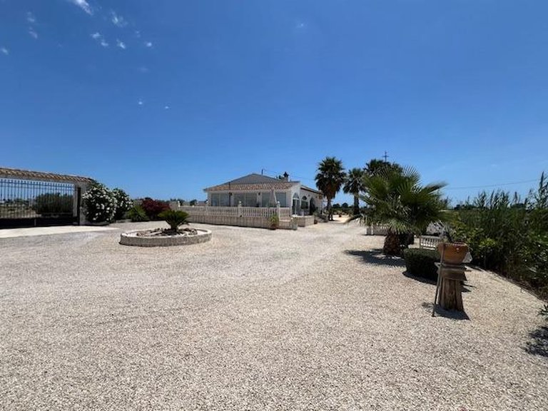 Villa for Sale in Costa Blanca Dolores, Alicante 45
