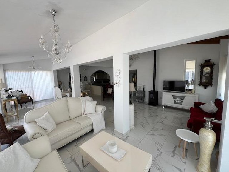 Villa for Sale in Costa Blanca Dolores, Alicante 6