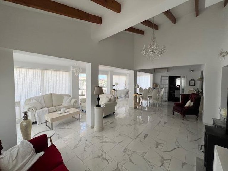 Villa for Sale in Costa Blanca Dolores, Alicante 8