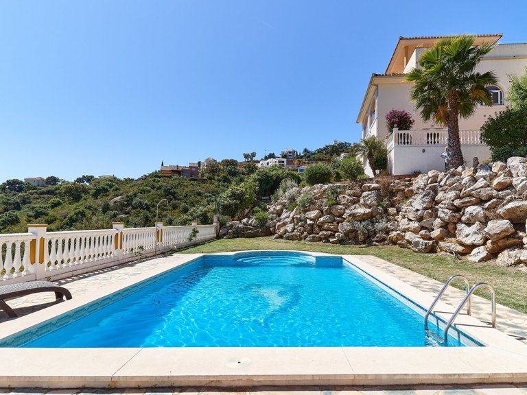 Apartment for Sale in Ojen, Malaga 65
