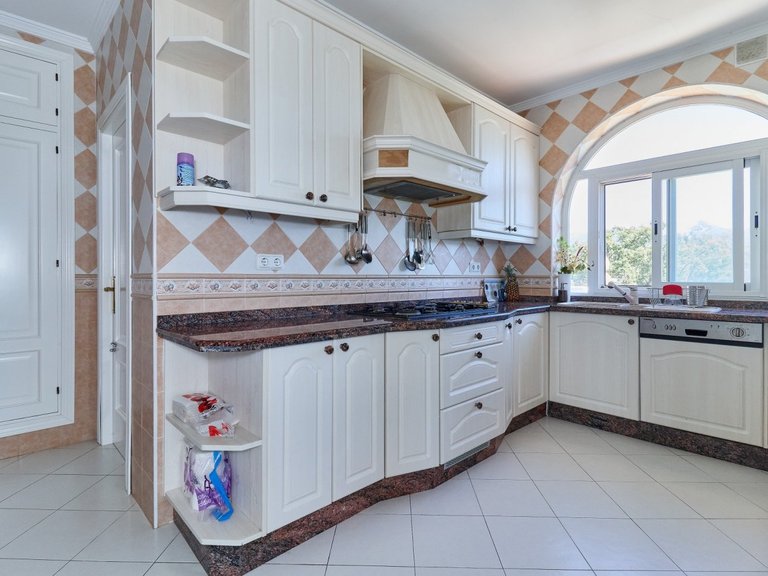 Apartment for Sale in Ojen, Malaga 67