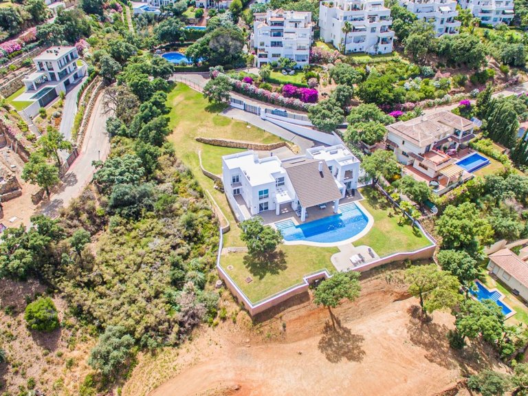 Apartment for Sale in Ojen, Malaga 51