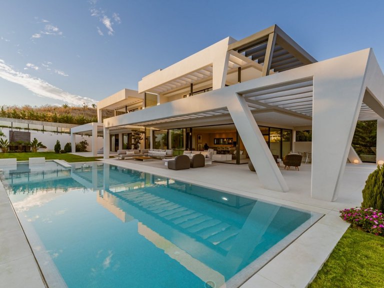 Villa for Sale in Marbella, Malaga 1