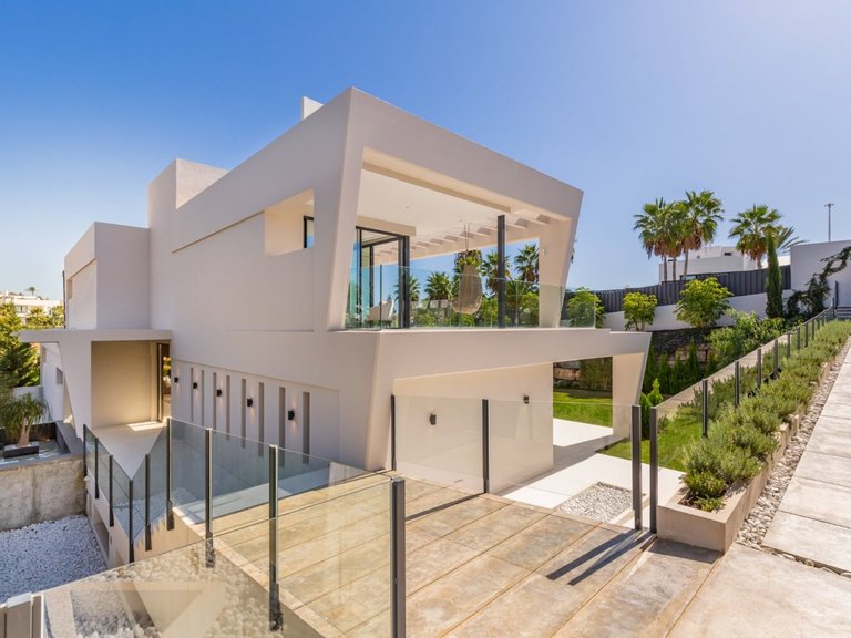 Villa for Sale in Marbella, Malaga 12