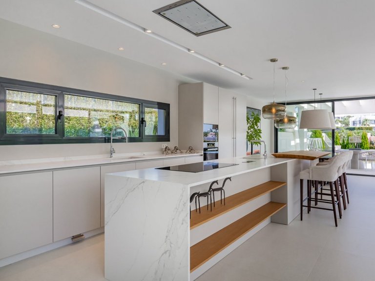 Villa for Sale in Marbella, Malaga 28