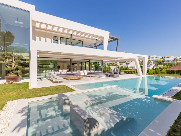 Villa for Sale in Marbella, Malaga 3